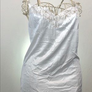 Ladies Clothing from the Clothes Hound